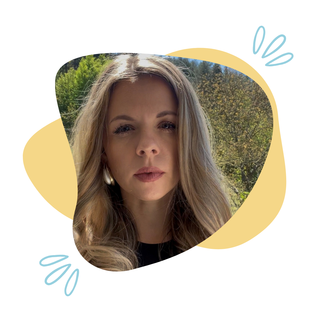 Yellow Photo Frame Shape Instagram Post - Fashion Blogger